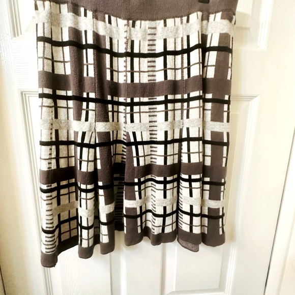 Romeo & Juliet Couture Striped Sweater Pleated Skirt Sz Large - Picture 2 of 3
